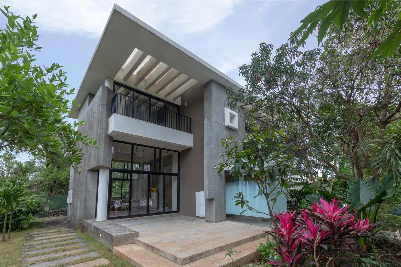 לונבלה Villa Foresta By Stayvista With Modern Decor, Swimming Pool & Expansive Lawn For A Perfect Escape מראה חיצוני תמונה