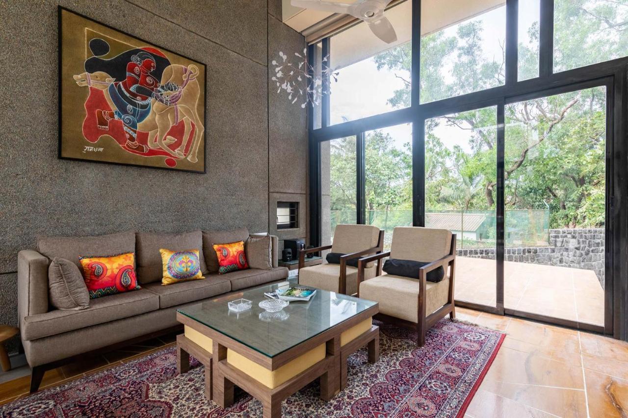 לונבלה Villa Foresta By Stayvista With Modern Decor, Swimming Pool & Expansive Lawn For A Perfect Escape מראה חיצוני תמונה