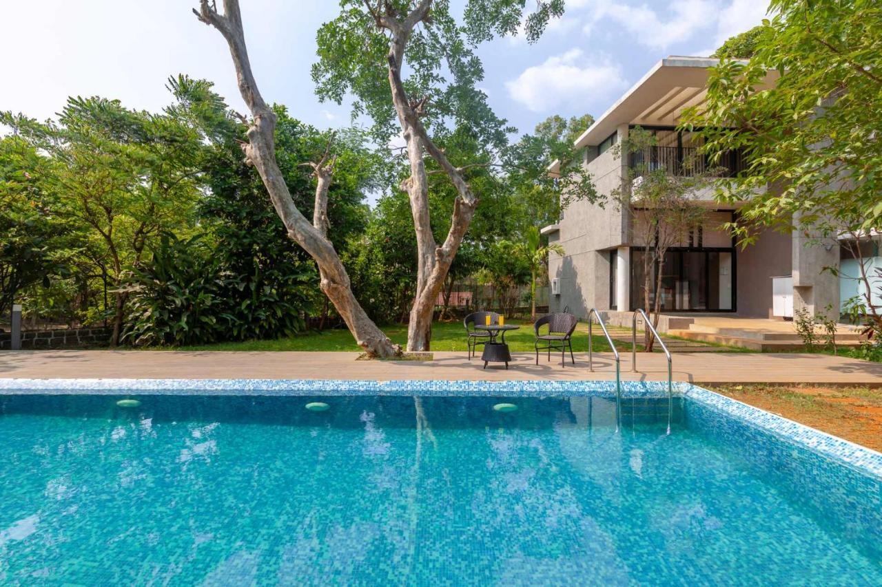לונבלה Villa Foresta By Stayvista With Modern Decor, Swimming Pool & Expansive Lawn For A Perfect Escape מראה חיצוני תמונה