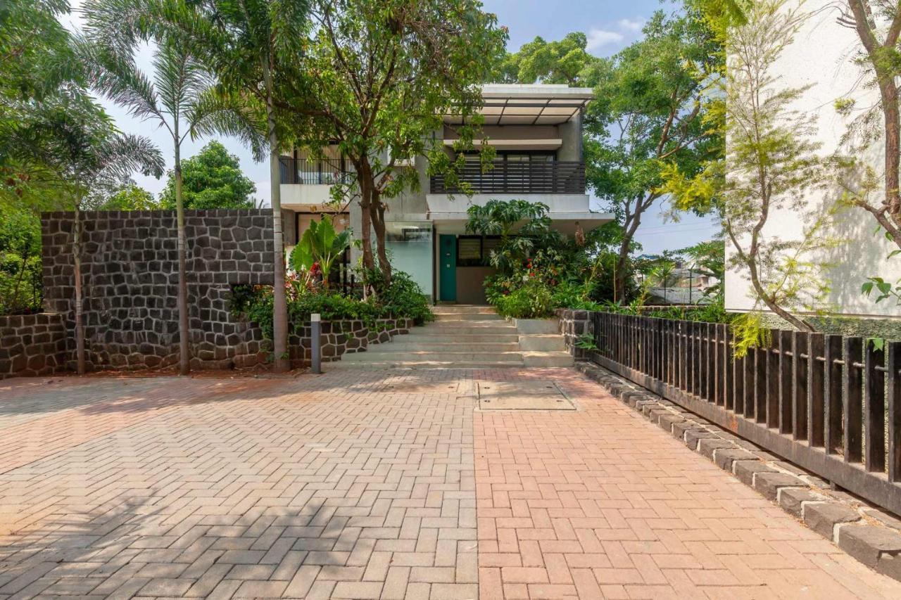 לונבלה Villa Foresta By Stayvista With Modern Decor, Swimming Pool & Expansive Lawn For A Perfect Escape מראה חיצוני תמונה