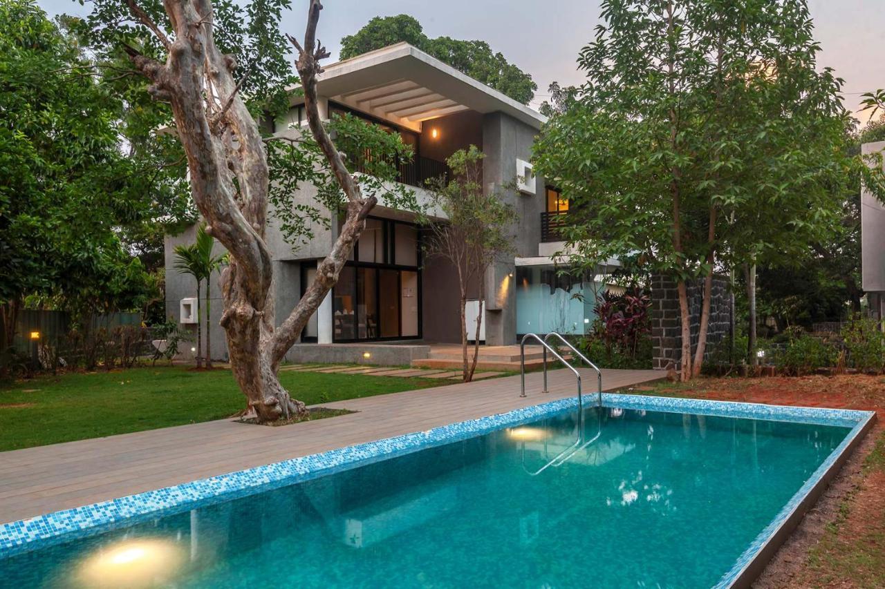 לונבלה Villa Foresta By Stayvista With Modern Decor, Swimming Pool & Expansive Lawn For A Perfect Escape מראה חיצוני תמונה